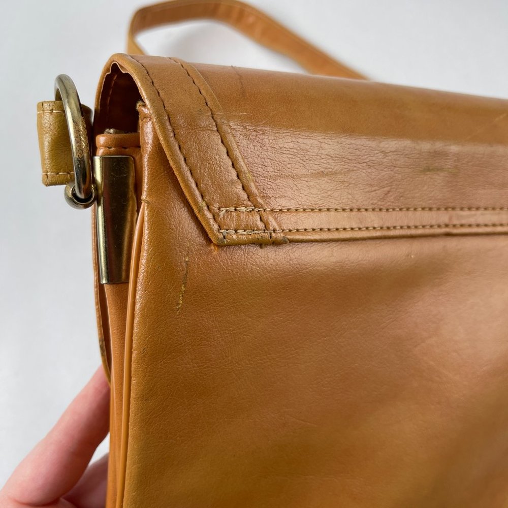 Vintage 1960s Empress Shoulder Handbag, Multiple Interior Dividers, Tan - Picture 7 of 14